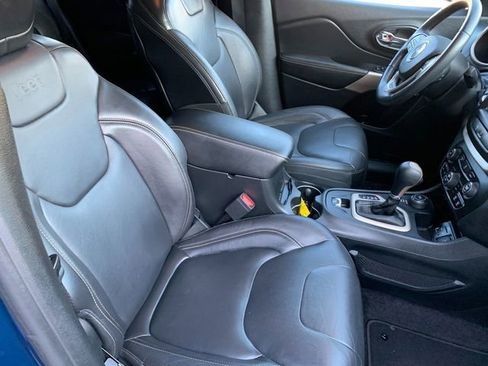 Used 2018 Jeep Cherokee Limited AWD/4WD image 10