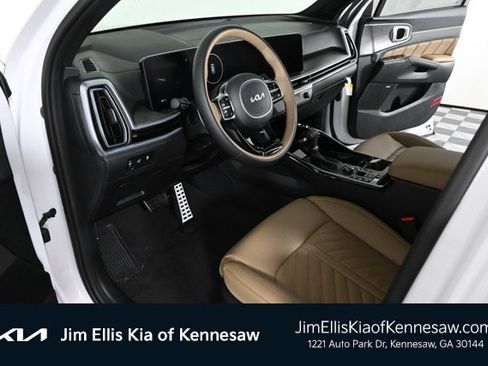 Certified 2024 Kia Sorento SX Prestige w/ Olive Brown Leather Package image 20