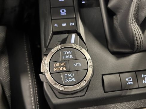 Used 2025 Toyota 4Runner Limited image 24