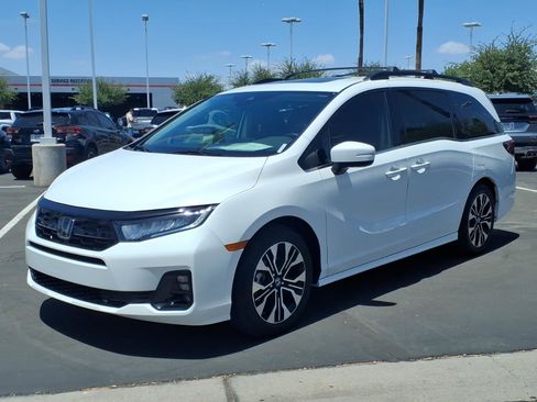 Used 2025 Honda Odyssey Elite image 8