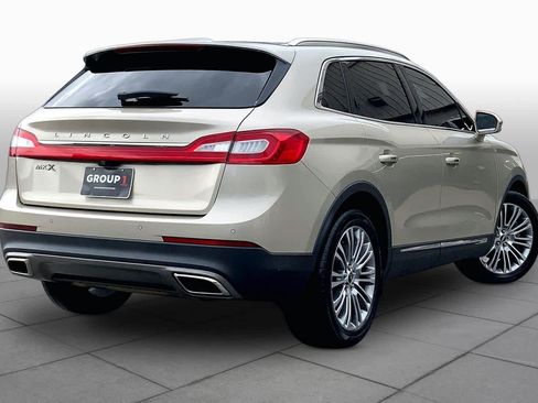 Used 2017 Lincoln MKX Reserve w/ Lincoln MKX Climate Package FWD image 12