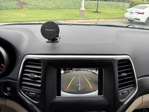 Certified 2021 Jeep Grand Cherokee Laredo AWD/4WD image 29