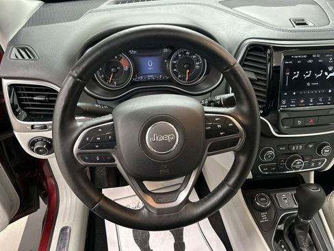 Used 2019 Jeep Cherokee Limited AWD/4WD image 4