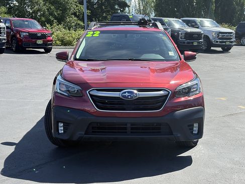 Used 2022 Subaru Outback Premium AWD/4WD image 3