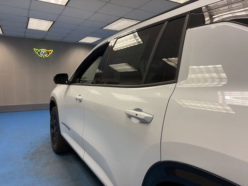 New 2026 Chevrolet Traverse RS w/ LPO, Floor Liner Package AWD/4WD image 21