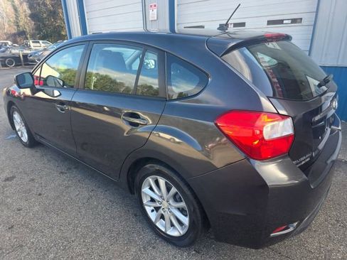 Used 2012 Subaru Impreza 2.0i Premium w/ All-Weather Pkg image 7