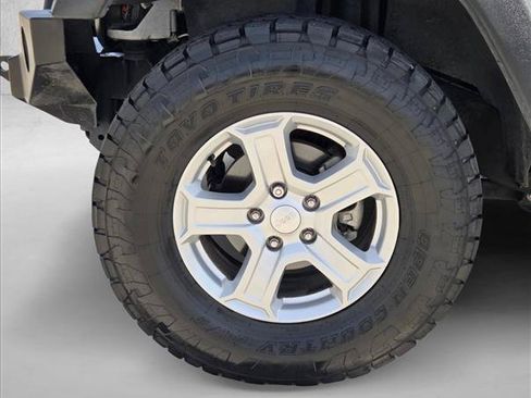 Used 2017 Jeep Wrangler Sport AWD/4WD image 20