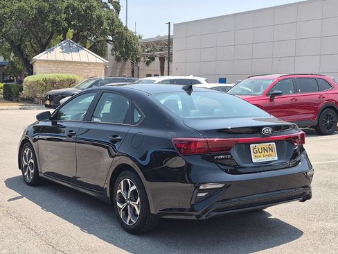 Used 2020 Kia Forte LXS FWD image 5