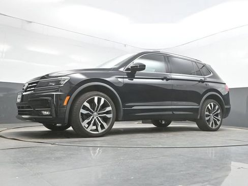 Used 2020 Volkswagen Tiguan SEL Premium R-Line w/ 3rd Row Seat Package AWD/4WD image 34