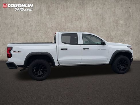 Used 2024 Chevrolet Colorado Trail Boss w/ Technology Package AWD/4WD image 9