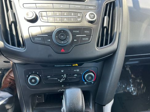 Used 2017 Ford Focus SE image 19