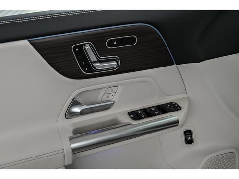 New 2026 Mercedes-Benz GLA 250 4MATIC image 7