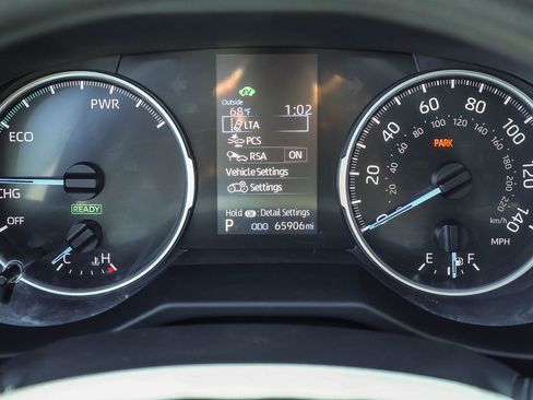 Used 2022 Toyota RAV4 LE AWD/4WD image 11