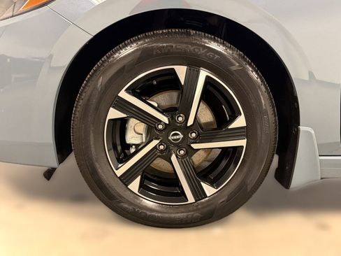 Used 2024 Nissan Sentra SV FWD image 13