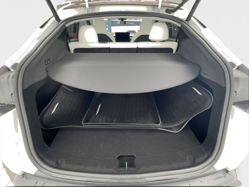 Used 2026 Tesla Model Y 2WD image 16
