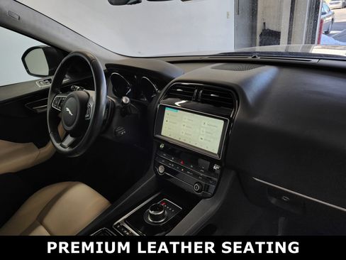 Used 2020 Jaguar F-PACE Premium image 4