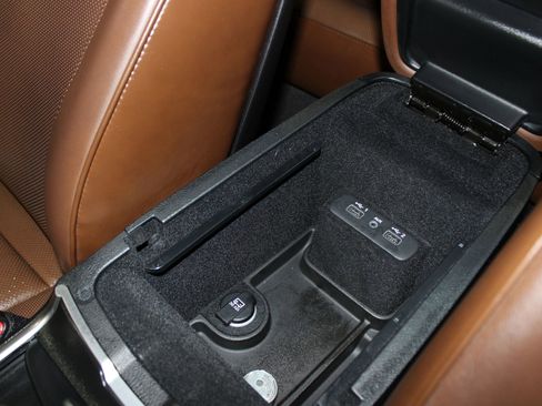 Used 2019 Chrysler 300 Limited w/ Safetytec Plus Group RWD image 24