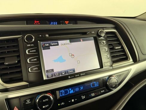 Used 2018 Toyota Highlander XLE AWD/4WD image 8