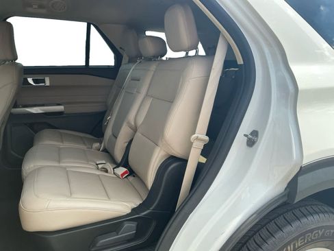 Used 2023 Ford Explorer XLT w/ Equipment Group 202A AWD/4WD image 13