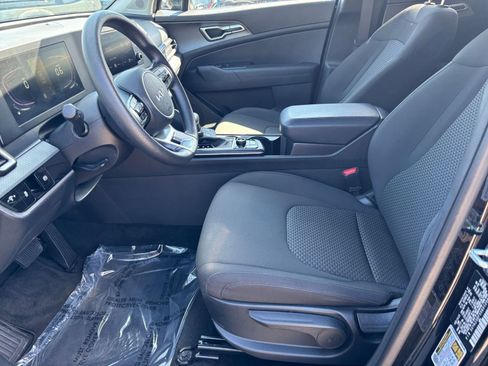 Used 2025 Kia Sportage LX FWD image 25