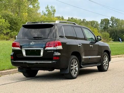 Used 2013 Lexus LX 570 4WD w/ Luxury Pkg image 13