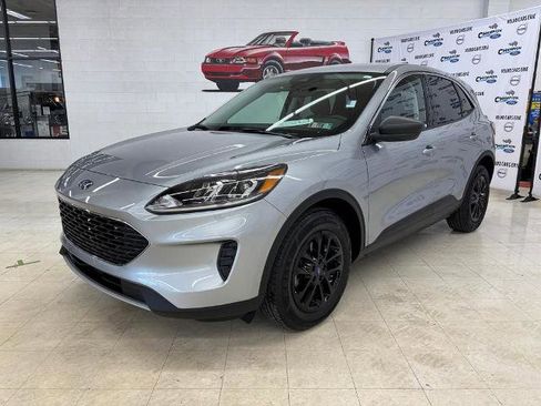 Certified 2022 Ford Escape SE FWD image 3