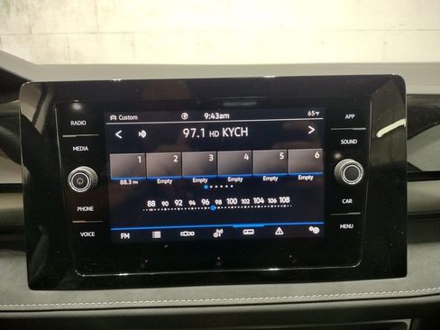 New 2025 Volkswagen Taos SE image 26