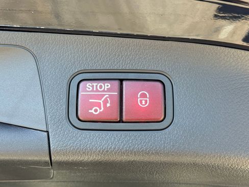 Used 2025 Mercedes-Benz GLA 250 image 22