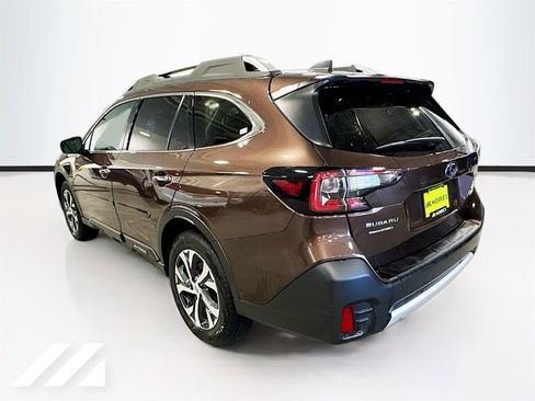 Used 2022 Subaru Outback Touring AWD/4WD image 7