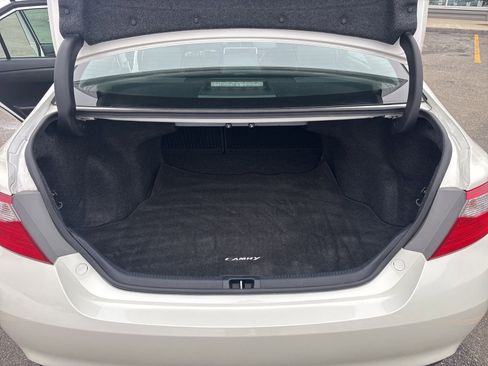 Used 2015 Toyota Camry SE image 36