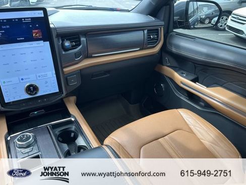Used 2022 Ford Expedition Max Platinum RWD image 16
