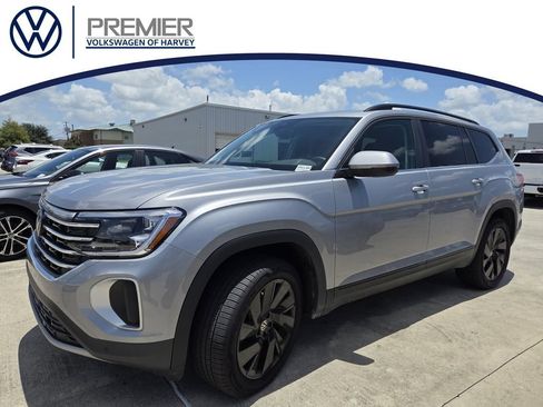 Used 2026 Volkswagen Atlas SE w/ Panoramic Sunroof Package FWD image 1