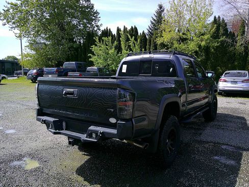 Used 2020 Toyota Tacoma TRD Off-Road w/ TRD Premium Off Road Package image 5