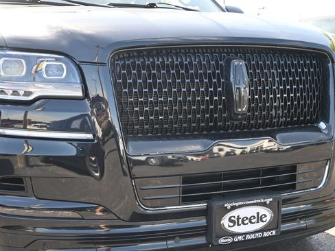 Used 2023 Lincoln Navigator Reserve AWD/4WD image 29