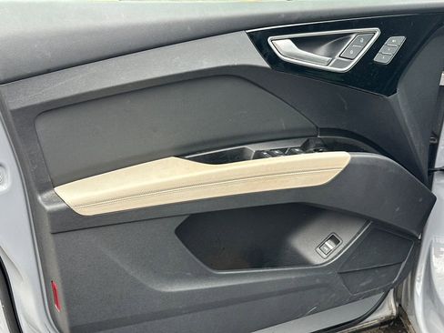 Used 2022 Audi Q4 e-tron Premium image 10