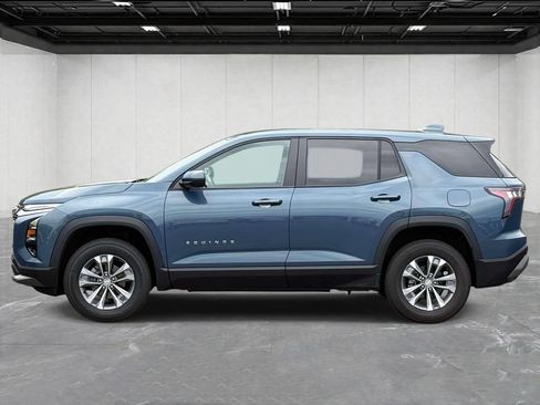 Used 2025 Chevrolet Equinox LT w/ Safety and Technology Package FWD image 8