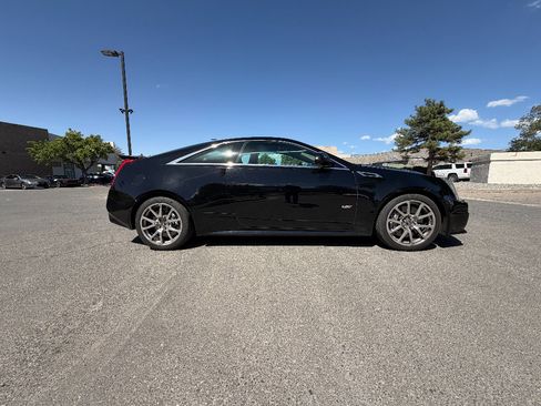 Used 2011 Cadillac CTS V RWD image 4