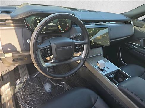Used 2025 Land Rover Range Rover SV AWD/4WD image 17