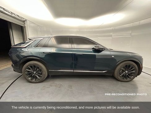 Used 2024 Cadillac Lyriq Sport image 7