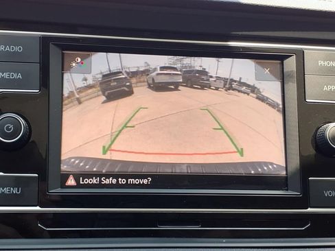 Used 2024 Volkswagen Jetta SE w/ Panoramic Sunroof Package FWD image 32