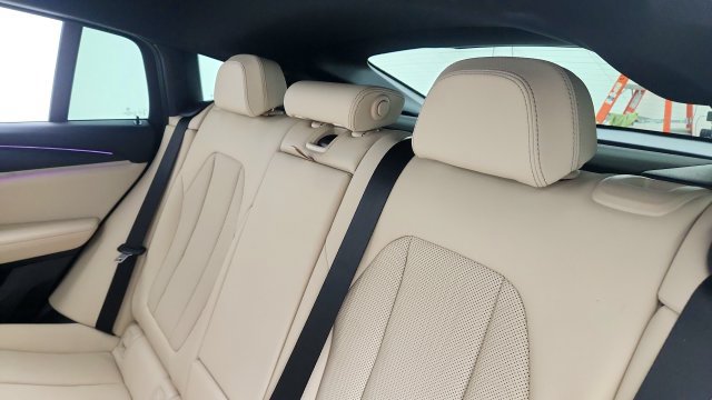 Used 2025 BMW X4 xDrive30i AWD/4WD image 47