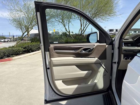 Used 2021 GMC Yukon XL Denali w/ Denali Ultimate Package image 25