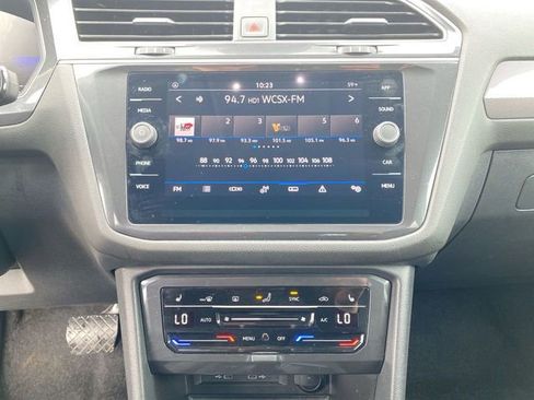 Used 2024 Volkswagen Tiguan SE image 13