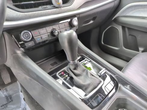 Used 2022 Jeep Compass Latitude AWD/4WD image 28