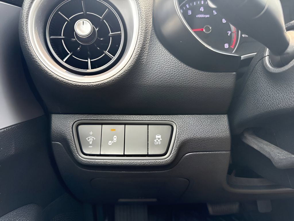 Used 2024 Kia Forte LXS w/ LXS Technology Package FWD image 19