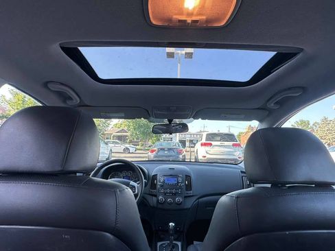 Used 2012 Hyundai Elantra FWD image 21