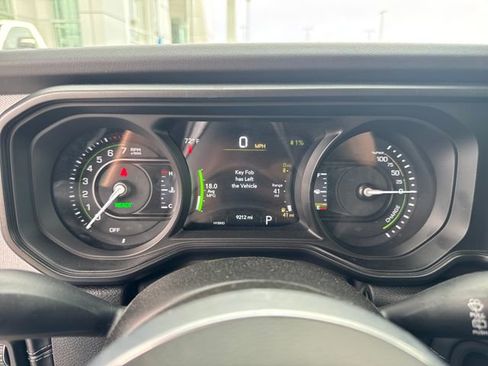 Used 2025 Jeep Wrangler Unlimited Sahara w/ Safety Group image 28