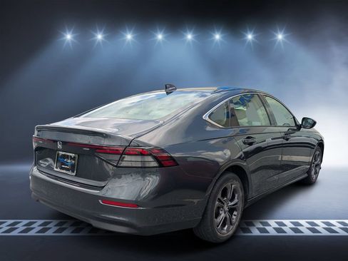 Used 2023 Honda Accord EX image 3