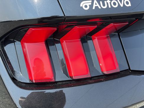 Used 2025 Ford Mustang Premium RWD image 28