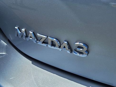 Used 2019 MAZDA MAZDA3 Sedan FWD image 11